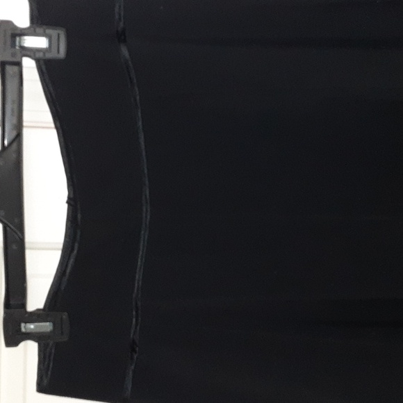 Twenty one black skirt with pockets. Size medium. - Picture 4 of 9